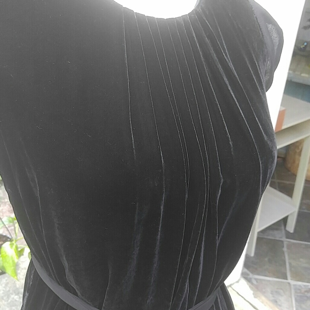 BCBG Lady's Velour Top - Picture 2 of 3